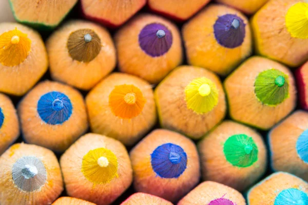 görüntüyü renkli kalemler