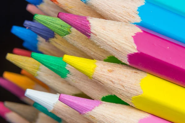 görüntüyü renkli kalemler