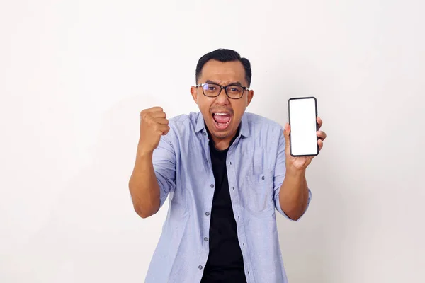 Portrait Shocked Asian Man Casual Showing Blank Screen Cellphone Looking — Stock Photo, Image