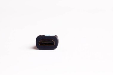 Mini HDMI adaptörüne yüksek çözünürlüklü Çokluortam Arayüzü veya HDMI.