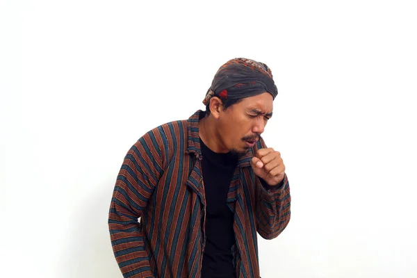 Asiatischer Mann Java Traditioneller Tracht Bekam Halsschmerzen Und Husten Isoliert — Stockfoto