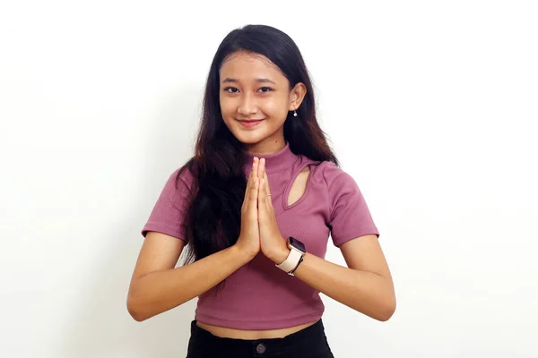 Glad Ung Asiatisk Kvinna Med Välkomnande Eller Hälsning Gest Isolerad — Stockfoto