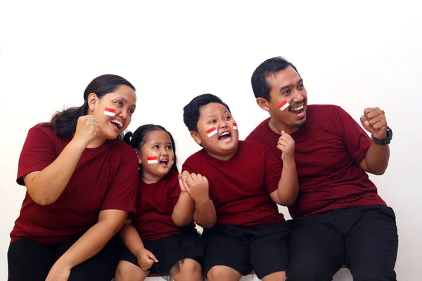 Happy Asian Family Celebrate Indonesia Independence Day While Looking Them — Stockfoto