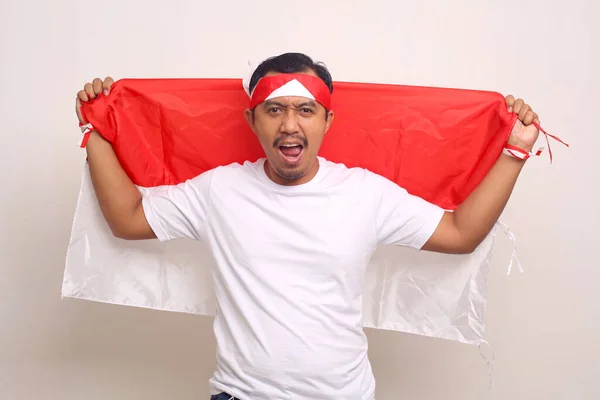 Asian Man Screaming While Holding Indonesian Flag Indonesian Independence Day — ストック写真