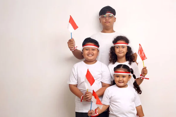 Παιδιά Της Ινδονησίας Γιορτάζουν Την Ανεξαρτησία Απομονωμένα Λευκό Φόντο — Φωτογραφία Αρχείου