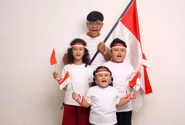 Індонезійські Діти Святкують День Незалежності Ізольовані Білому Тлі — стокове фото