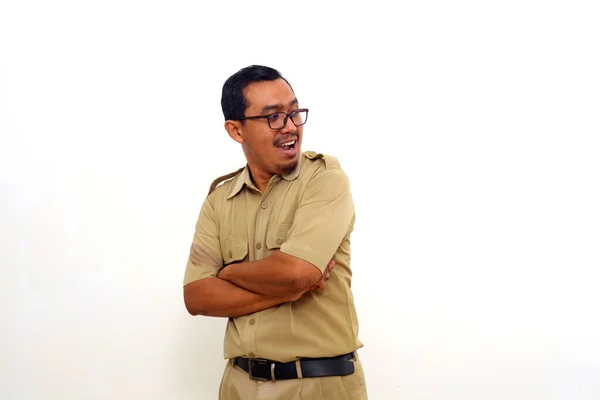 Щасливі Індонезійські Урядовці Стоять Дивлячись Убік Ізольовані Білому — стокове фото