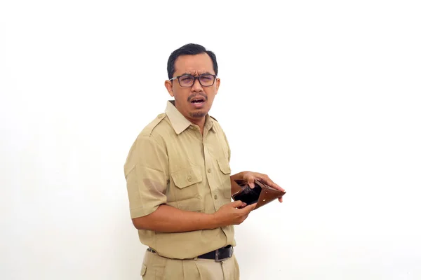 Disappointed Indonesian Government Employees Standing While Showing His Wallet Isolated — Photo