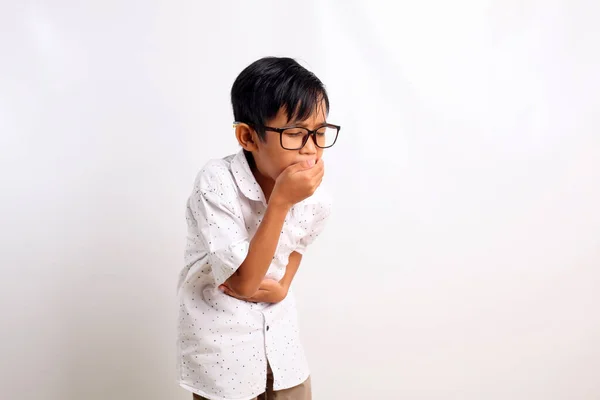 Niño Asiático Pie Sosteniendo Estómago Sintiendo Náuseas Vomitar Aislado Sobre — Foto de Stock