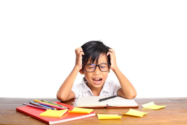Stres Asijský Chlapec Studuje Zatímco Drží Hlavu Izolováno Bílém Pozadí — Stock fotografie