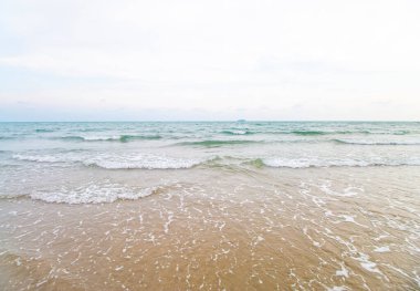 Sakin ve güzel gökyüzü ve deniz