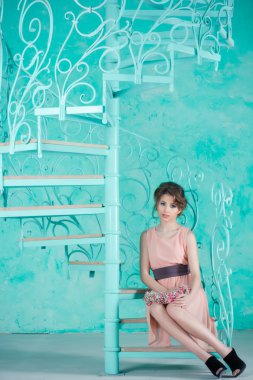 muhteşem bir iç güzel genç kadın