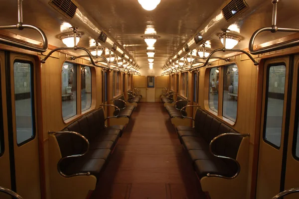 メトロD 生産の1955年 モスクワ地下鉄 05の誕生日を記念して展示会 2018 — ストック写真