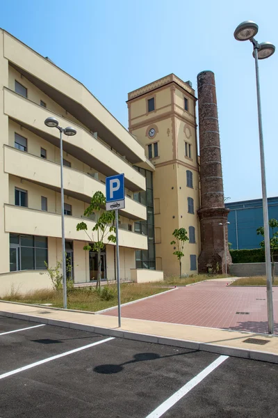 Remodelación urbana de un antiguo molino de algodón — Foto de Stock