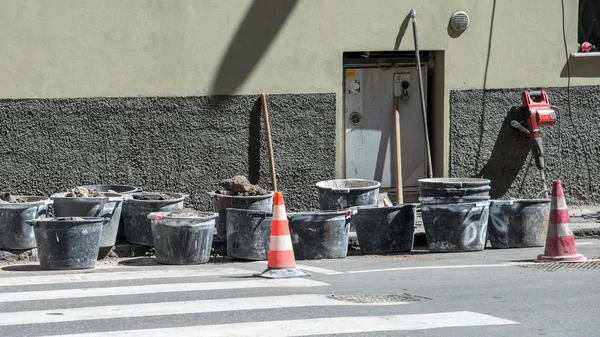 Entulho à espera de ser levado — Fotografia de Stock