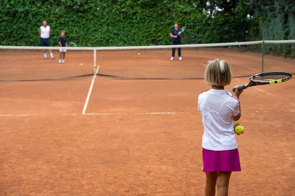 École de tennis intérieur — Photo