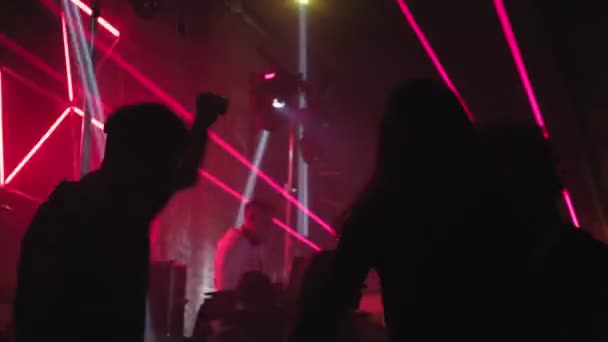 RUSSIA, VLADIMIR, 02 OCT 2021: crowd of young teenage people dance on dancefloor — Stock Video