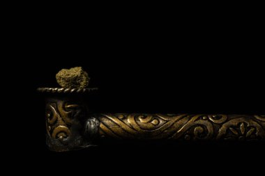 Makro, bir Fas Haşhaş piposunun yakın çekimi  