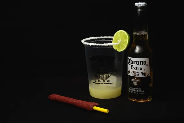 Michelada Mexikansk Cocktail Gjord Med Limejuice Diverse Såser Ofta Chilibaserade — Stockfoto