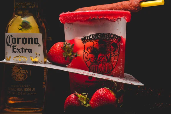 Мікелада Англ Michelada Мексиканський Пивний Коктейль Виготовлений Пива Вапнякового Соусу — стокове фото