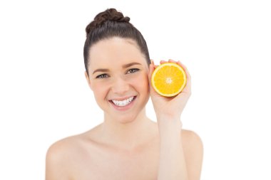 neşeli doğal modeli holding Portakal dilim