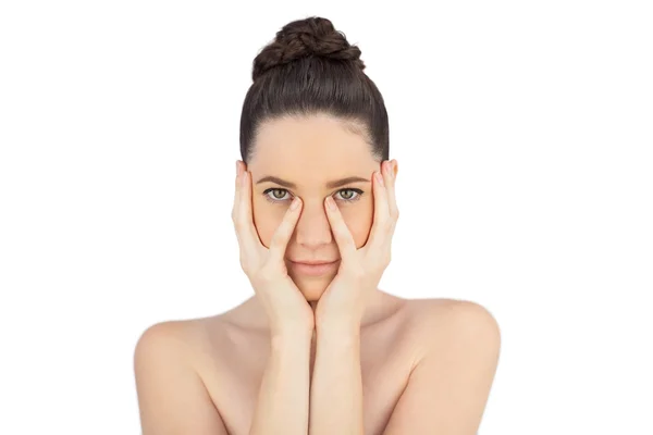 Natural model holding her face — Stock Photo, Image