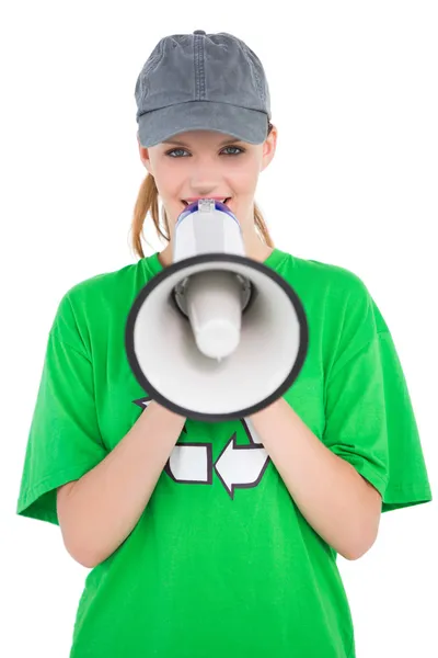 Divertido ativista bastante ambiental falando em um megafone — Fotografia de Stock