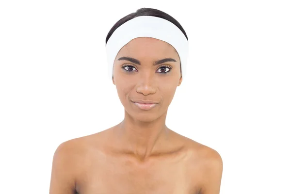 Modelo muito natural vestindo headband — Fotografia de Stock