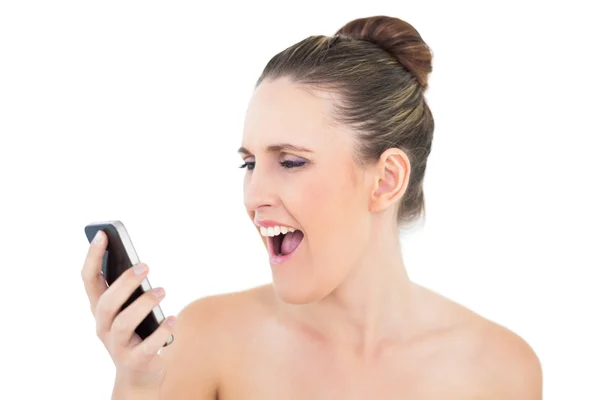 Vrouw schreeuwen op de telefoon — Stockfoto