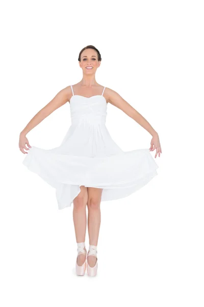 分離された陽気な若いバレエ ダンサー — ストック写真