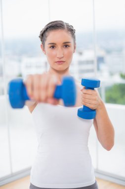 ciddi atletik kumral ile Halter egzersiz