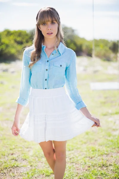 Surprised young model posing outside — Stock Photo, Image