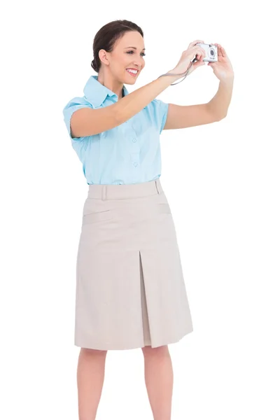 Sorrindo jovem empresária tirar foto — Fotografia de Stock