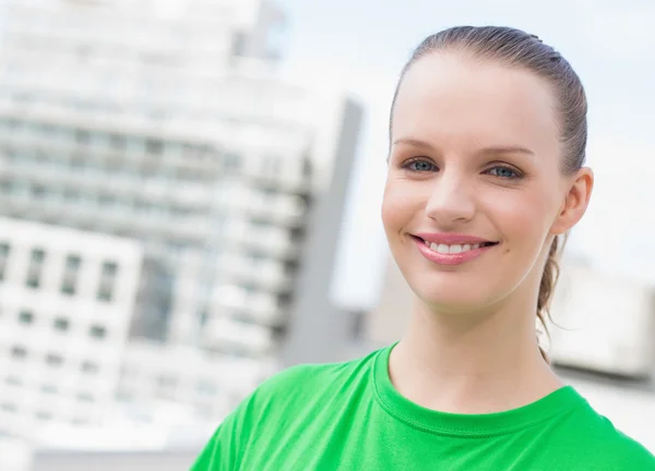 Schöne Blondine vor laufender Kamera — Stockfoto