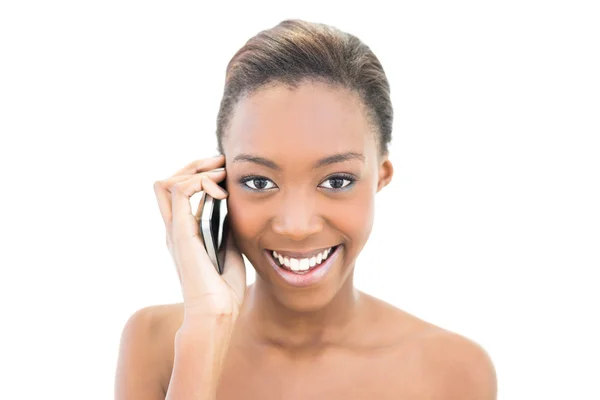 Sorridente bellezza naturale telefonare — Foto Stock