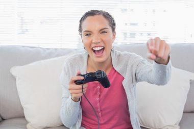 iskambil video spor kanepe ve kazanan kadın