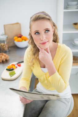 düşünceli şirin sarışın holding gazetesi