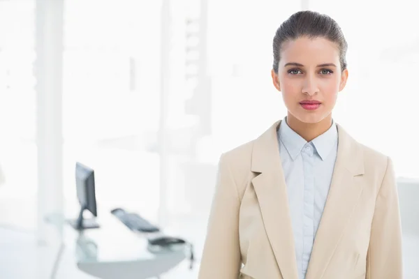 Serious businesswoman looking at camera — Stock Photo, Image