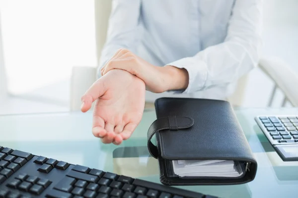 Close up of a businesswoman showing her hand — Stock Photo, Image