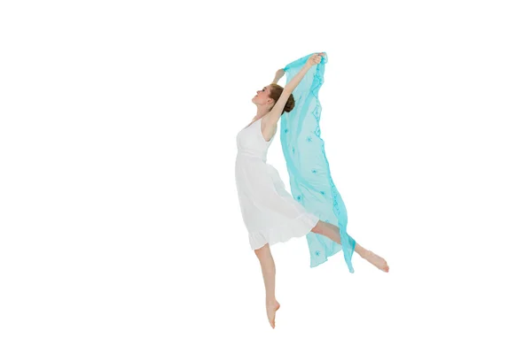 Молодая красивая танцовщица с голубым шарфом — стоковое фото