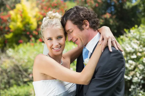 Husband hugging his new wife — Stock Photo, Image