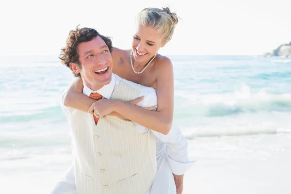 Cute happy couple on their wedding day — Stock Photo, Image