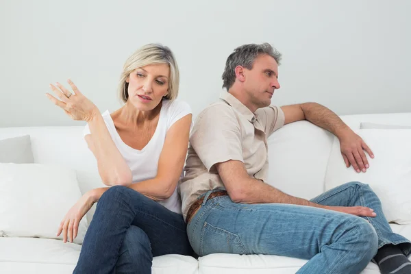 Angry couple having a fight at house — Stock Photo, Image