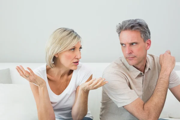 Couple having a fight at home — Stock Photo, Image
