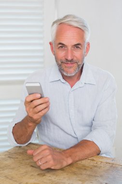 Olgun erkek kısa mesaj evde