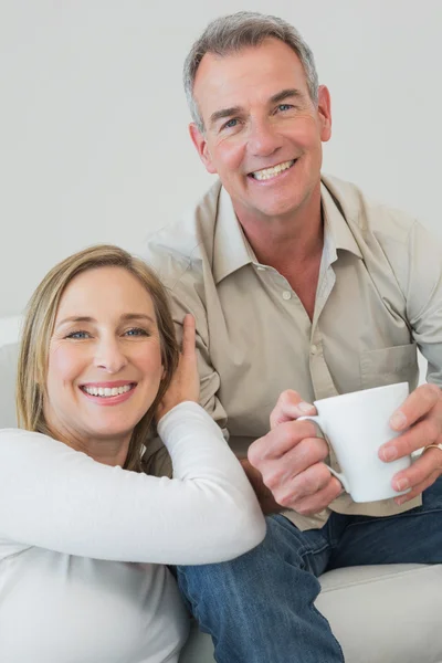 Portrait of a relaxed couple with coffee cup — Stock Photo, Image