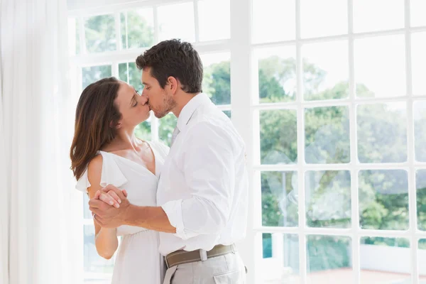 Loving young couple kissing — Stock Photo, Image