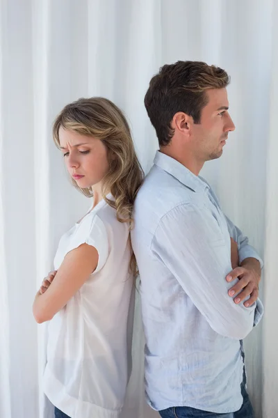 Couple malheureux ne parlant pas après une dispute — Photo