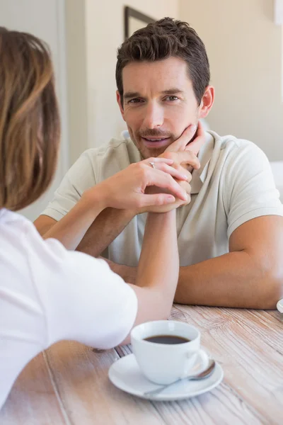 Nahaufnahme Porträt eines liebenden Paares — Stockfoto