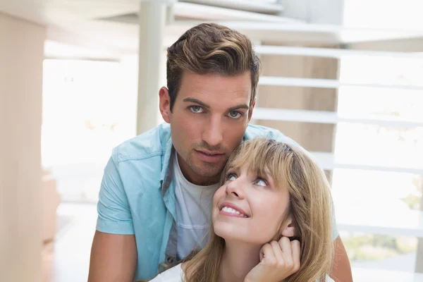 Close-up portrait of a smiling young couple — Stock Photo, Image